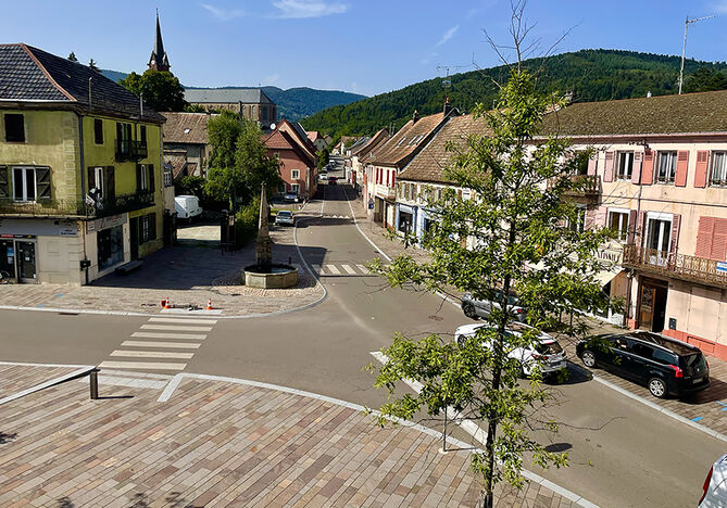 Place de la Mairie, vu de la mairie 