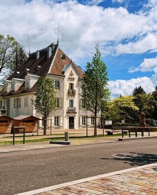 Maison Mazarin vue de la Place des mineurs