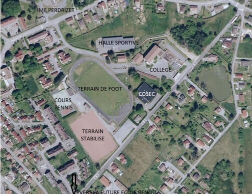 Le stade Travers, le collège et leurs abords image aérienne Le stade Travers, le collège et leurs abords