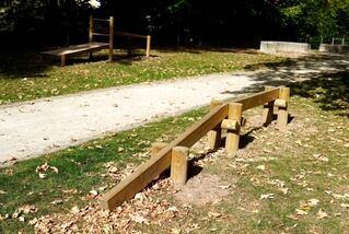 Photo agrès d'équilibre du Parcours de Santé du Parc du Paradis des Loups